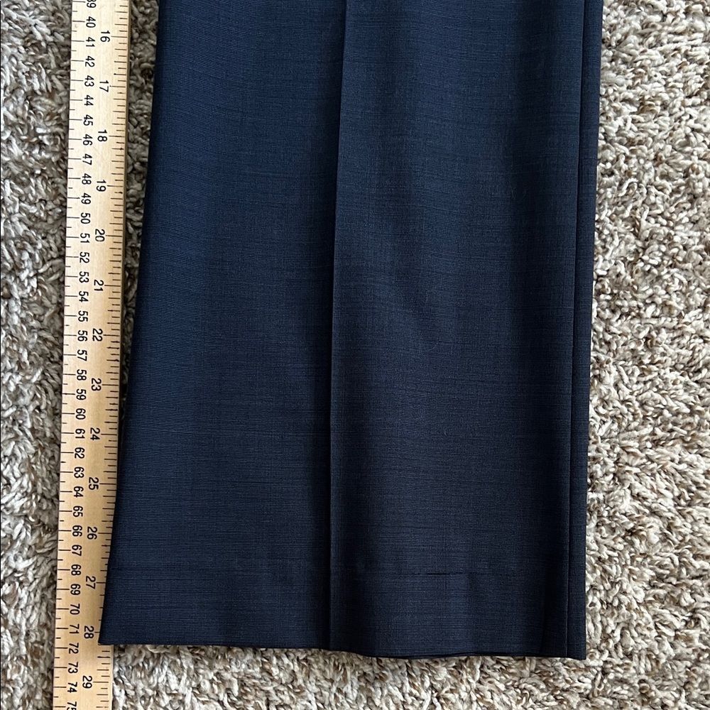 Like New! THEORY Wool Blend Straight Leg Full Length Trouser in Navy in Size 0 - Picture 6 of 11
